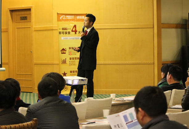 亚洲区色情区激情区小说